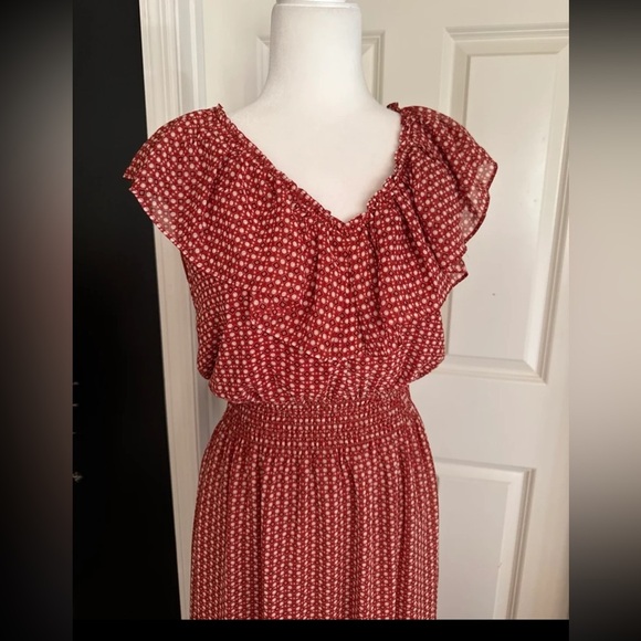 NWT MAX STUDIO
Ruffled V-neck Sleeveless Maxi Dress In Rstbrcrd
Size Small - Picture 3 of 12